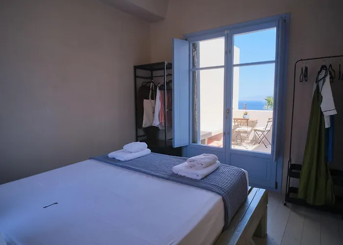 Pink Freud Villas Santorini