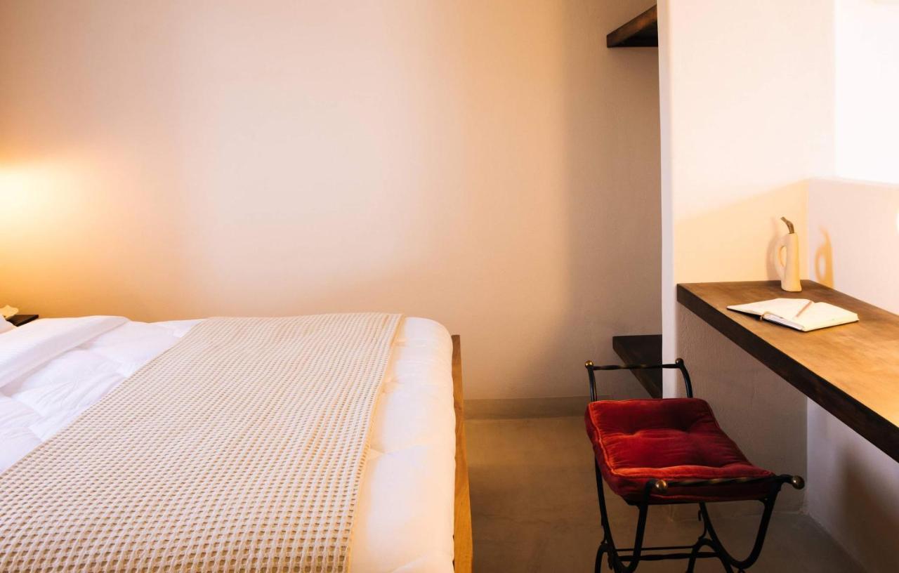 Vila Pink Freud Santorini