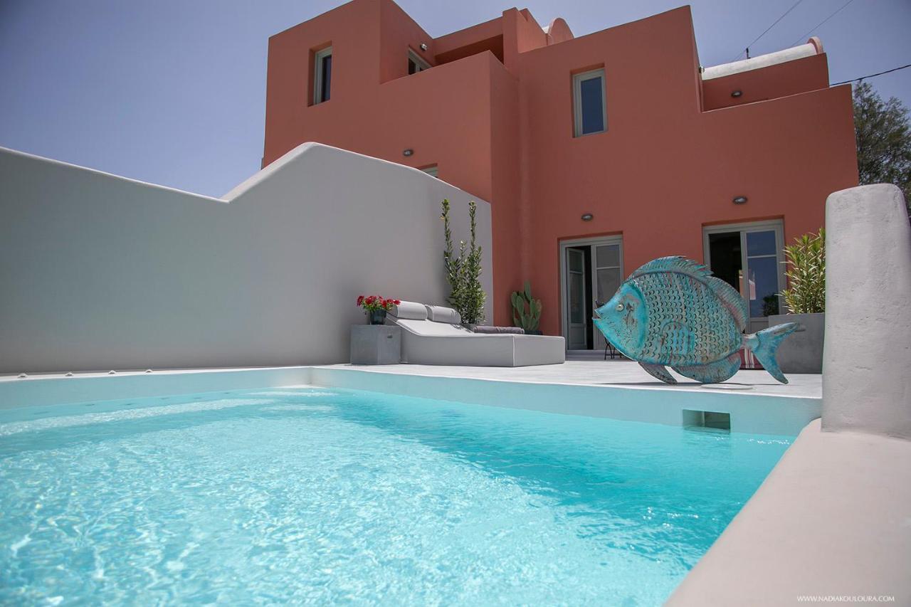 Pink Freud Santorini * Oía