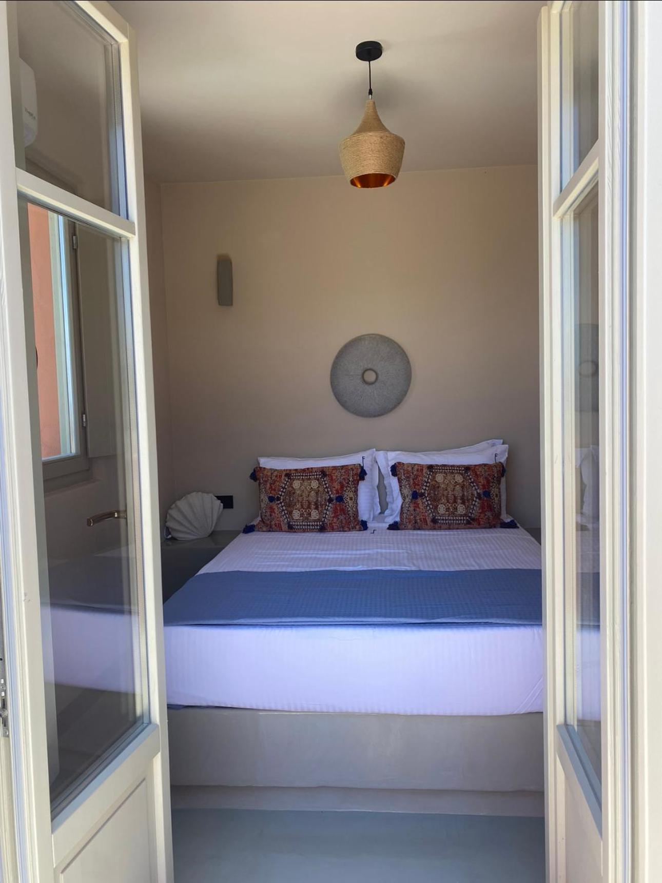 Vila Pink Freud Santorini