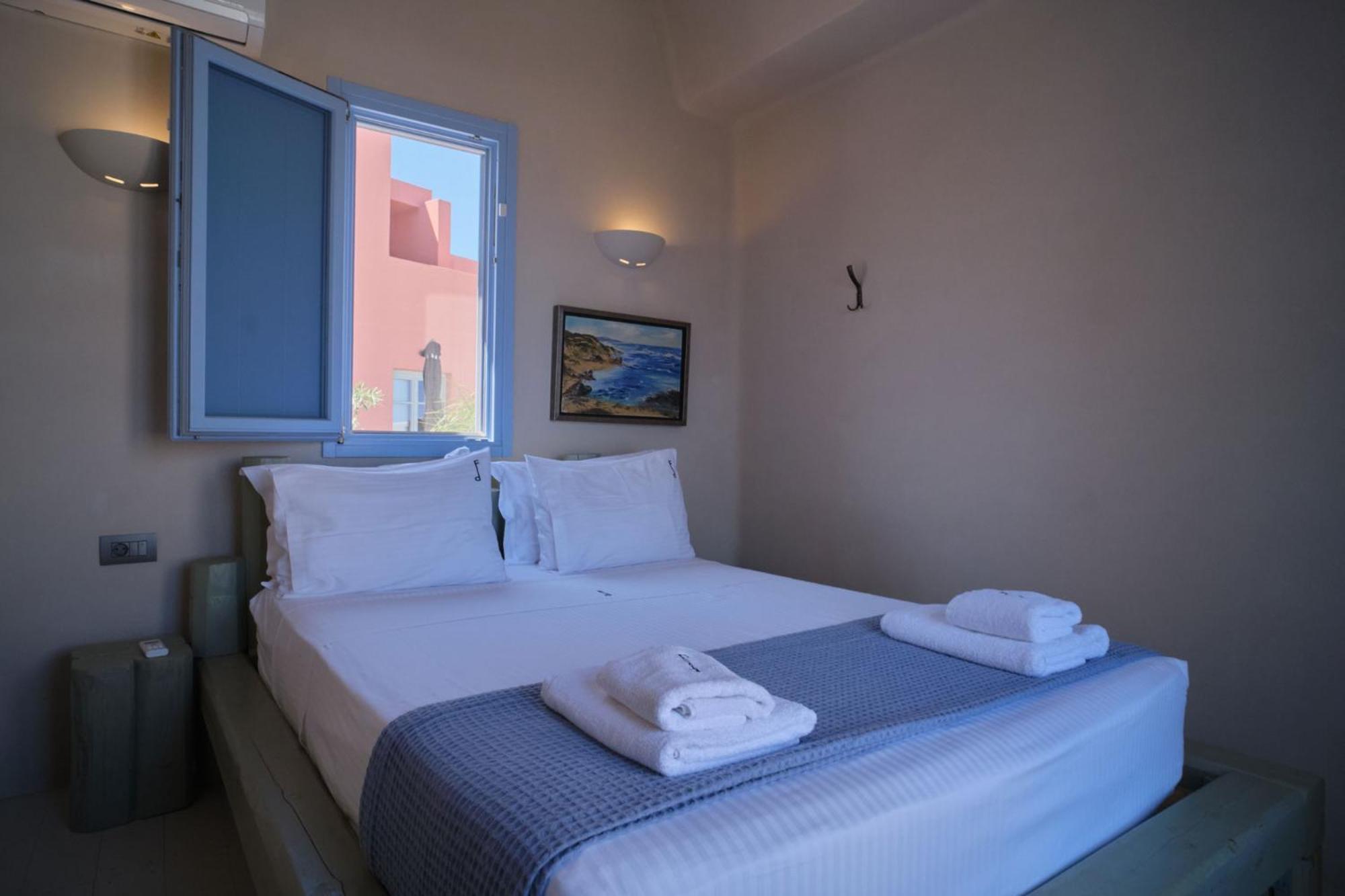 Vila Pink Freud Santorini