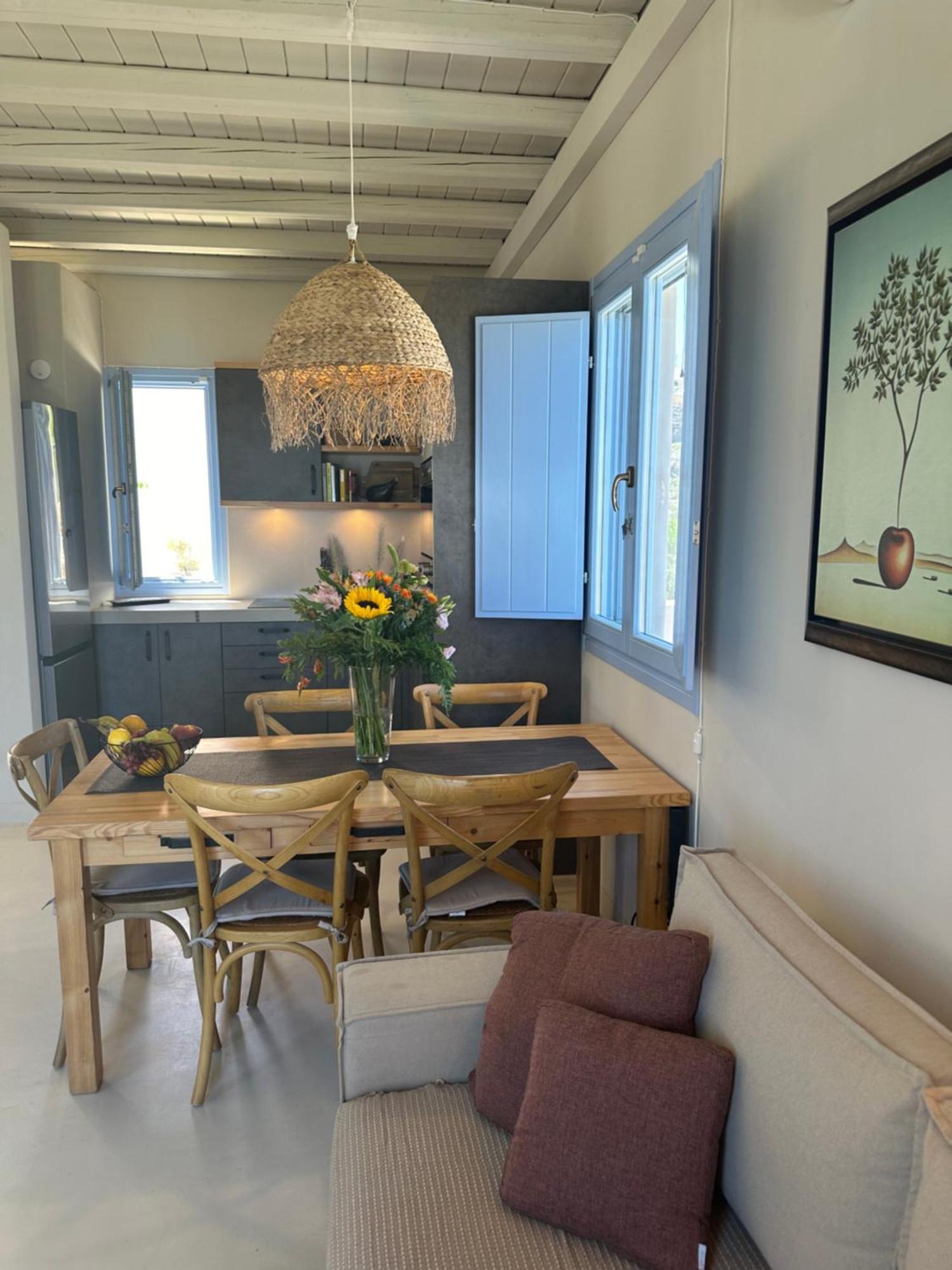 Vila Pink Freud Santorini Oía