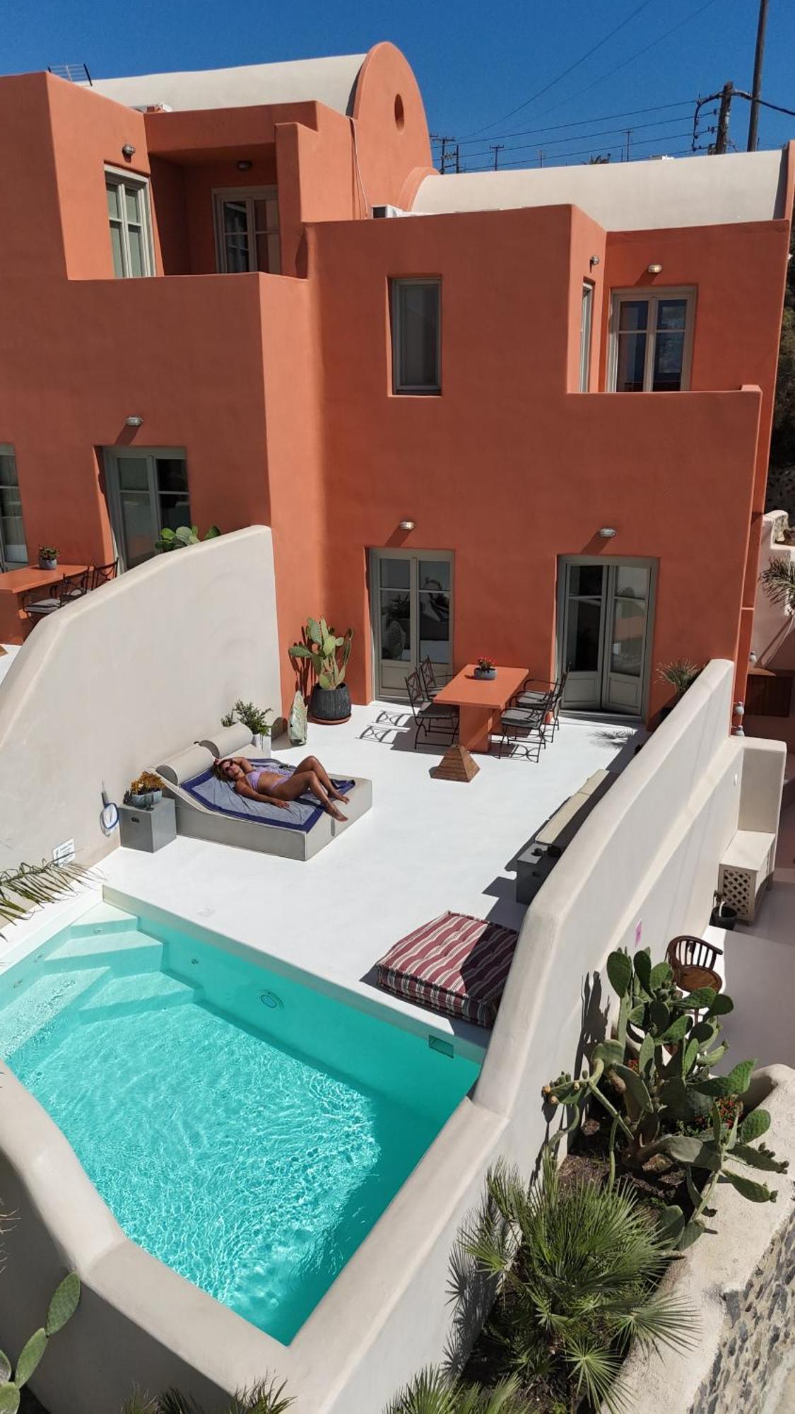 Pink Freud Santorini * Ия